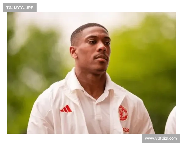 安东尼·马夏尔与家人共享温馨时刻晒合影传递幸福与温暖